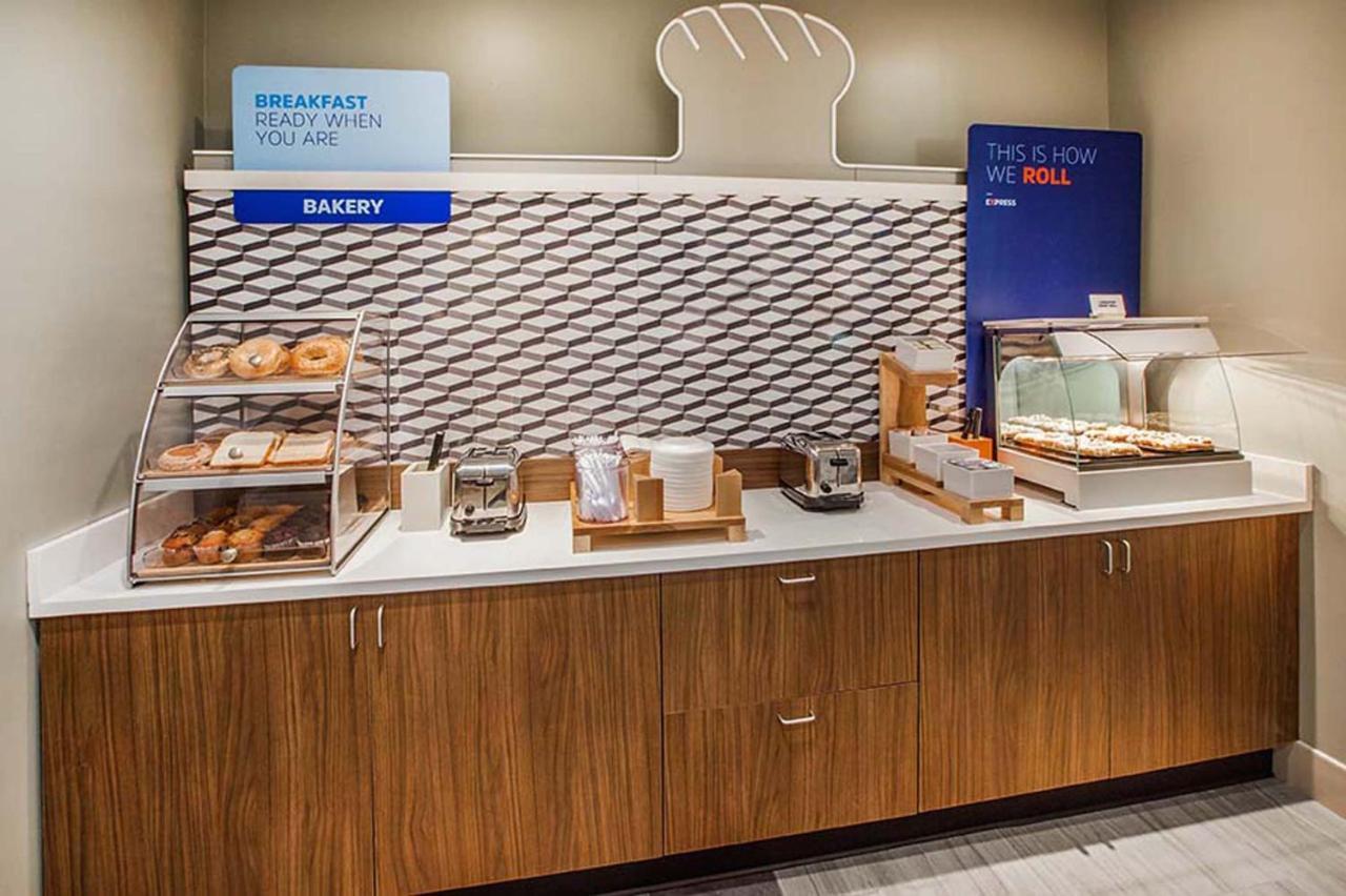 Holiday Inn Express Johnson City By Ihg Εξωτερικό φωτογραφία